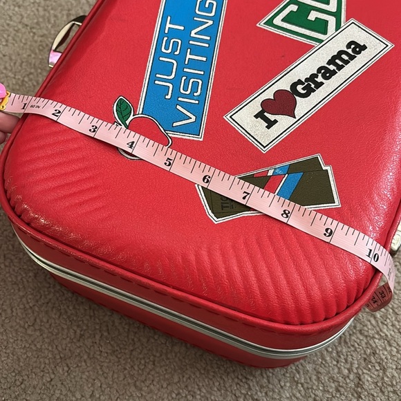 Vintage Child Suitcase - Picture 7 of 10